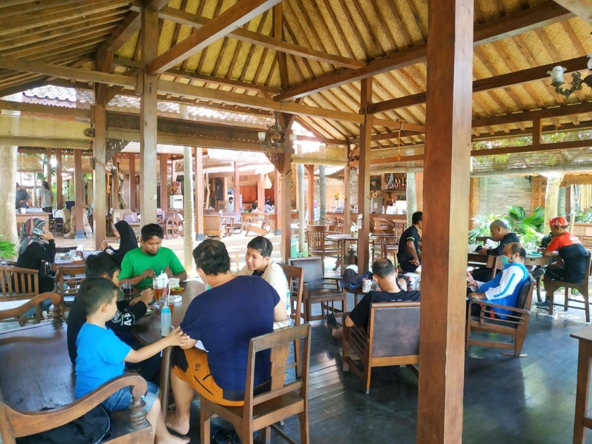 Bedhot Homestay Yogyakarta Exterior photo